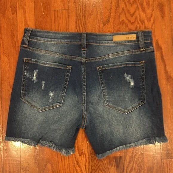 Cello distressed jean shorts - Picture 2 of 4
